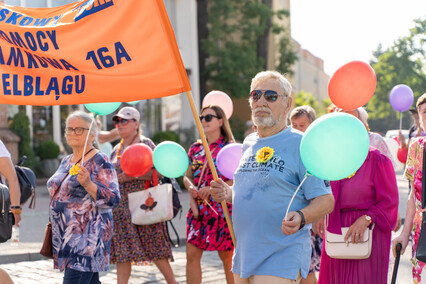 Seniorzy przemaszerowali przez miasto