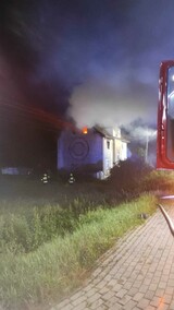 Nocny pożar, ranni dorośli i dzieci