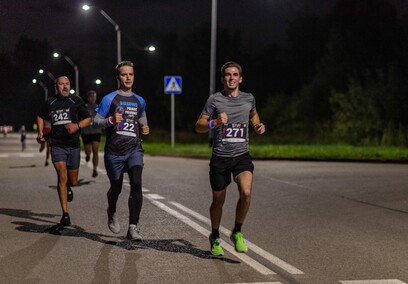 Nocne bieganie na Modrzewinie