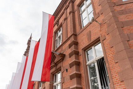 Pocztowo-fasadowo na nowo