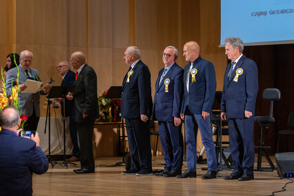 „Z chęci pomagania“