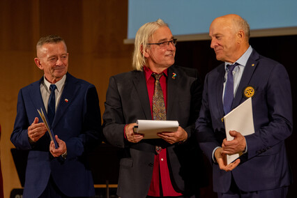 „Z chęci pomagania“