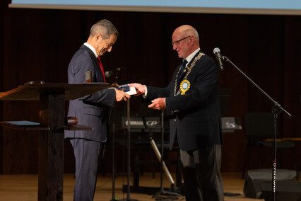 „Z chęci pomagania“