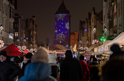 Świąteczne śpiewanie i kolędowanie na starówce