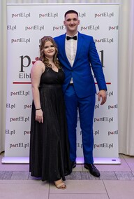 Trochę więcej niż sto, ale kto by tam liczył. Studniówka III LO w Elblągu