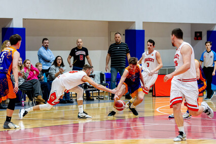 Trójeczka postawiła się Elbasketowi