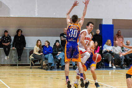 Trójeczka postawiła się Elbasketowi