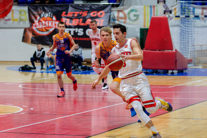 Trójeczka postawiła się Elbasketowi