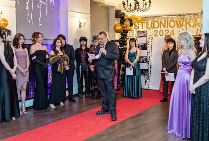 W życiu piękne są chwile. Studniówka LSP