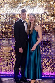 Taki bal jest jeden w życiu. Studniówka ZSTI