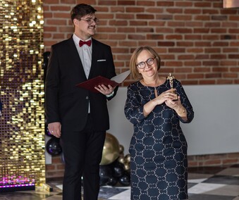 Taki bal jest jeden w życiu. Studniówka ZSTI