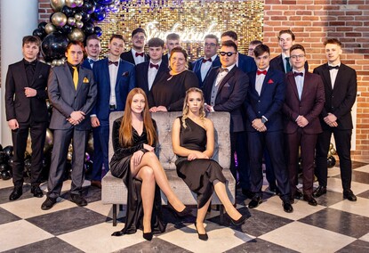 Taki bal jest jeden w życiu. Studniówka ZSTI