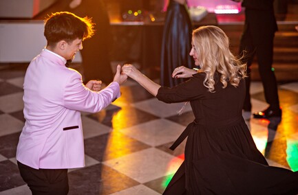 Taki bal jest jeden w życiu. Studniówka ZSTI