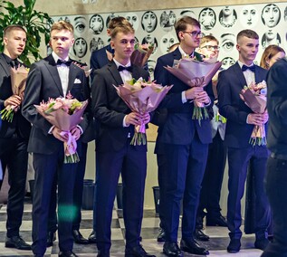 Studniówka IV LO. „Przed nami piękna noc”
