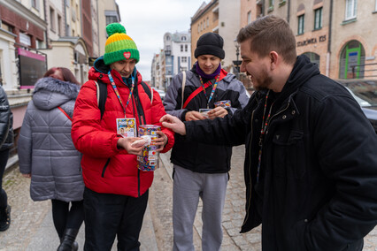 Światełko do nieba, a pieniądze do puszki