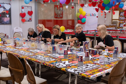 Światełko do nieba, a pieniądze do puszki