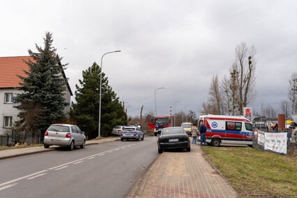 Nie zauważył innego auta i dachował na Radomskiej