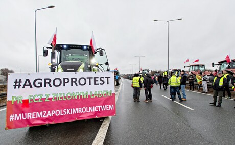 Protest rolników w Elblągu. \"Sprowadzanie towarów z Ukrainy nas rujnuje\"