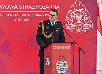 Komendant żegna się ze strażacką służbą