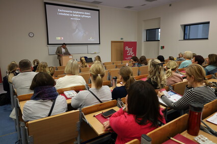 Zachowania ryzykowne dzieci i młodzieży w świecie cyfrowym