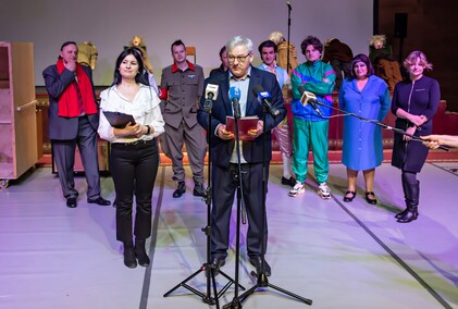 \"Wiesz, co robi ten miś?\" Odpowie Mała Scena u Sewruka