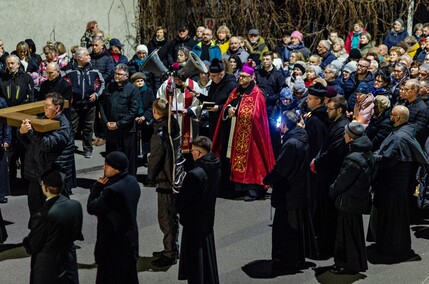 Wierni przeszli przez Elbląg w Drodze Krzyżowej