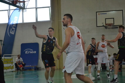 Jak Feniks z popiołów  (korespondencja z Piły) 