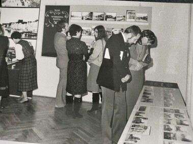 Architektura Elbląga w fotografii archiwalnej. Wspomnienie wystawy   (70 lat elbląskiego Muzeum) 