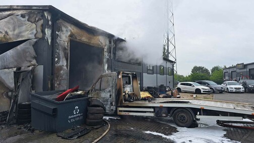 Pożar w autokomisie przy Warszawskiej