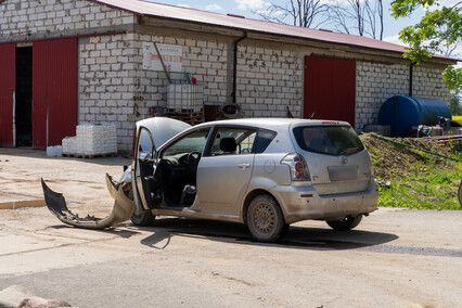 Wyjeżdżała z posesji, doszło do zderzenia