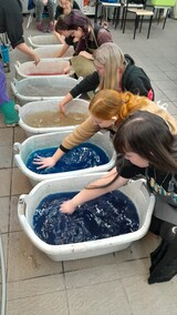 “Polifonie i mapy” - obrazy do słuchania.  Nauka w Liceum Sztuk Plastycznych to niezwykła możliwość rozwoju