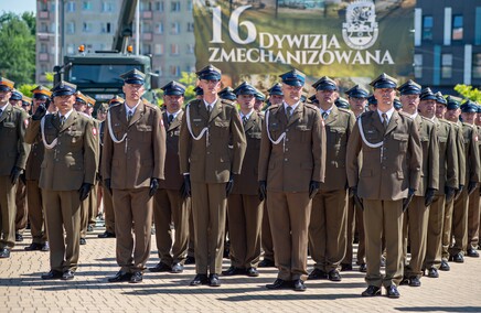 Jeszcze nie oficerowie, ale już nie szeregowi