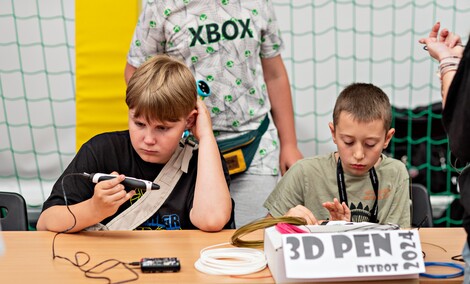 „Widziałem tu kilku mocnych zawodników”. W szkole walczyły roboty