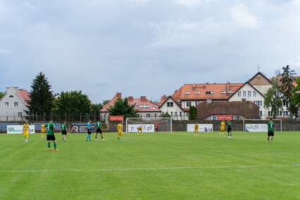 Z problemami, ale z awansem