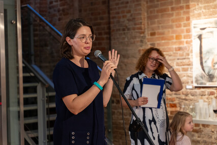 Formy i neony w Galerii EL