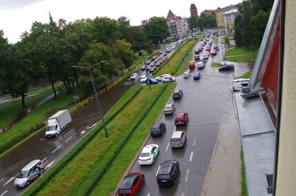 Ulice zamieniły się w potoki  (aktualizacja) 