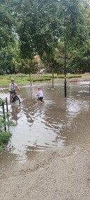 Ulice zamieniły się w potoki  (aktualizacja) 