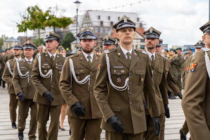 „Od dziecka marzył, by być w wojsku”. Przysięgali na bulwarze