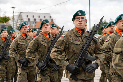 „Od dziecka marzył, by być w wojsku”. Przysięgali na bulwarze