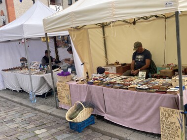 Na jarmarku w dzień targowy...