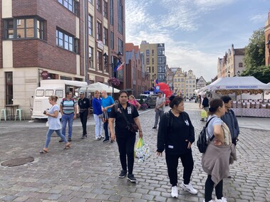 Na jarmarku w dzień targowy...