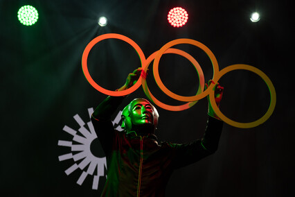 Głodnemu zabawy chleb i muzyka na myśli