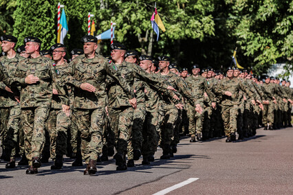 Brygada żegna, brygada wita