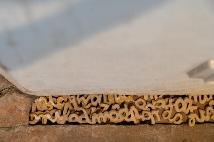 Słowa wpisane w przestrzeń