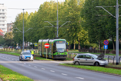 Zawracał i zderzył się z tramwajem