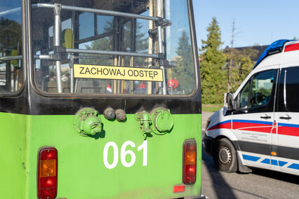 Zderzenie z tramwajem. Dwie osoby w szpitalu