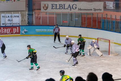 Elbląski debiut gdańskich hokeistów