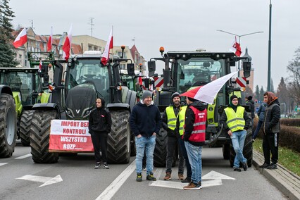 Rolnicy protestowali w Elblągu. „Żywność spoza UE jest nafaszerowana pestycydami”