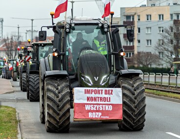 Rolnicy protestowali w Elblągu. „Żywność spoza UE jest nafaszerowana pestycydami”