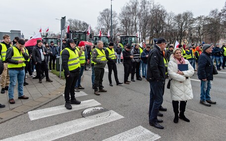 Rolnicy protestowali w Elblągu. „Żywność spoza UE jest nafaszerowana pestycydami”